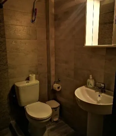 χαρησ 招待所 3*